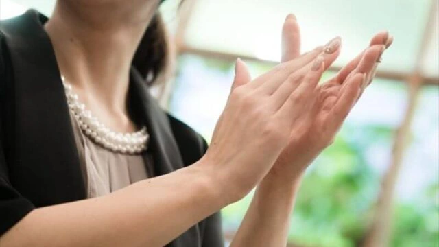 我が国への貢献があると認められるもの　サムネイル