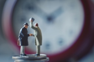 「外交」「公用」等の在留資格から永住権を取得サムネ